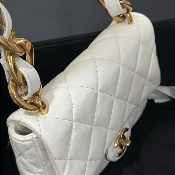 Chanel Small Flap Funky Town White Quilted Leather with Chunky chain - Picture 11 of 16